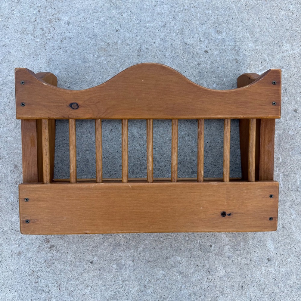 Vintage Wooden Wall Mount Spindle Rack Mail Magazine Holder Scalloped Brown